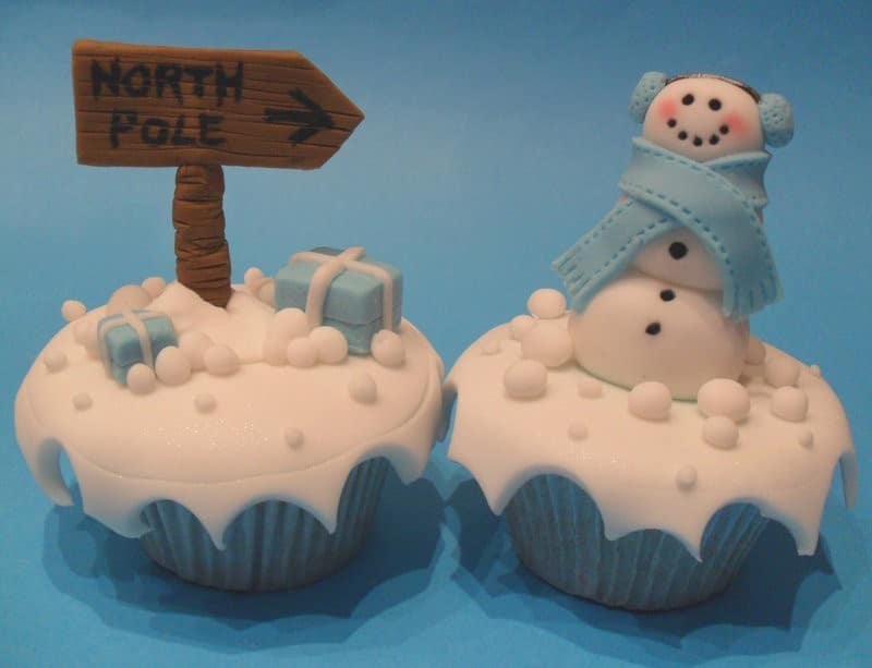 xmas_cupcakes__by_rebeccarosebrine-d341un6