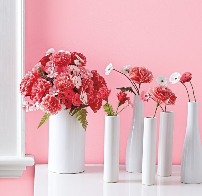 http://thecraftsdept.marthastewart.com/2011/06/sticker-and-cupcake-paper-flowers-and-a-jo-anns-coupon.html