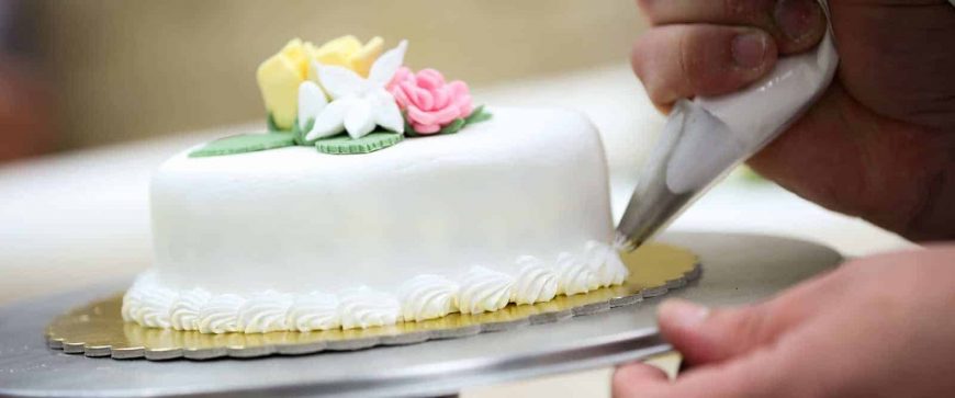 Cake-Decorating